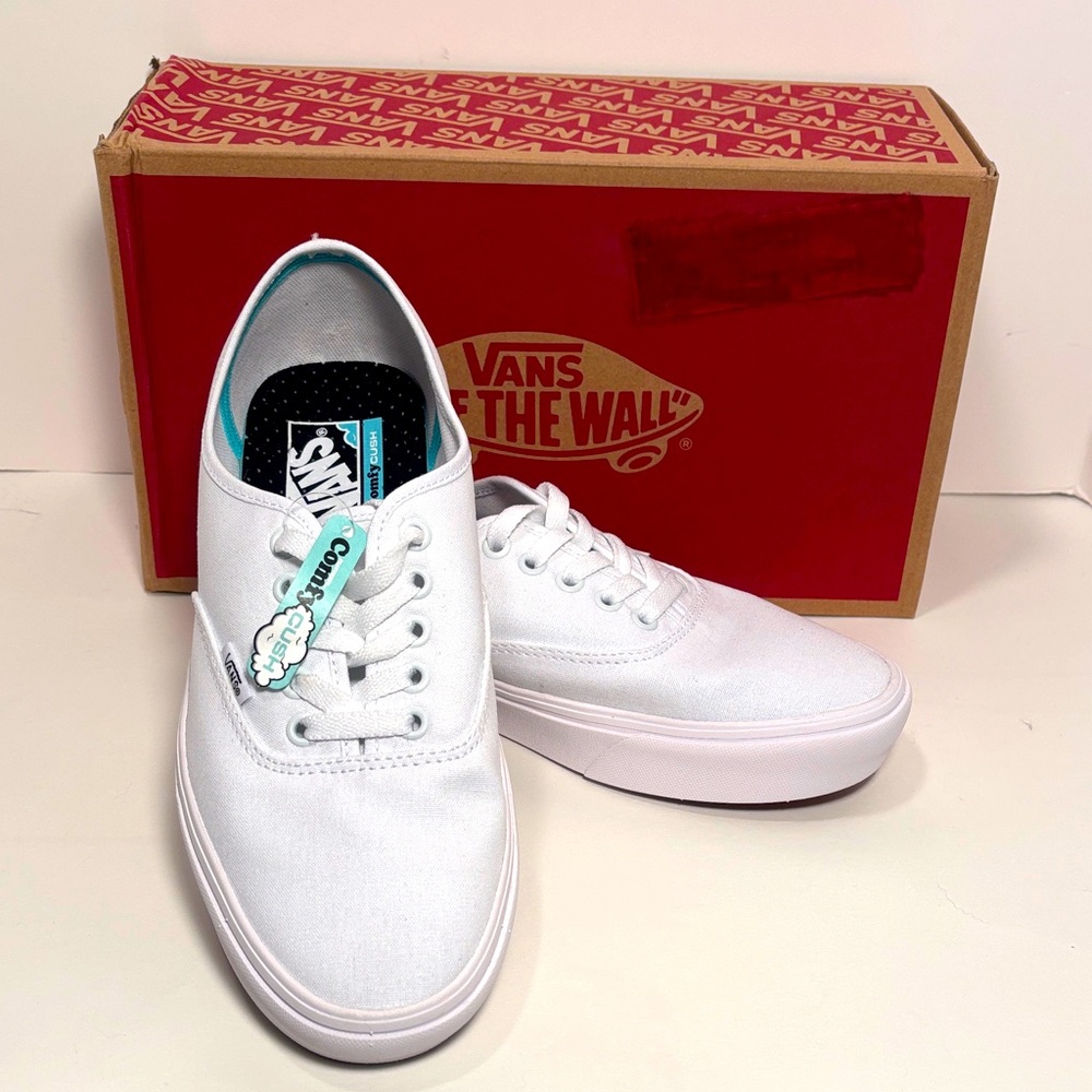 Vans Classic White Lace-Up Sneakers NWT new with tags! New old stock!